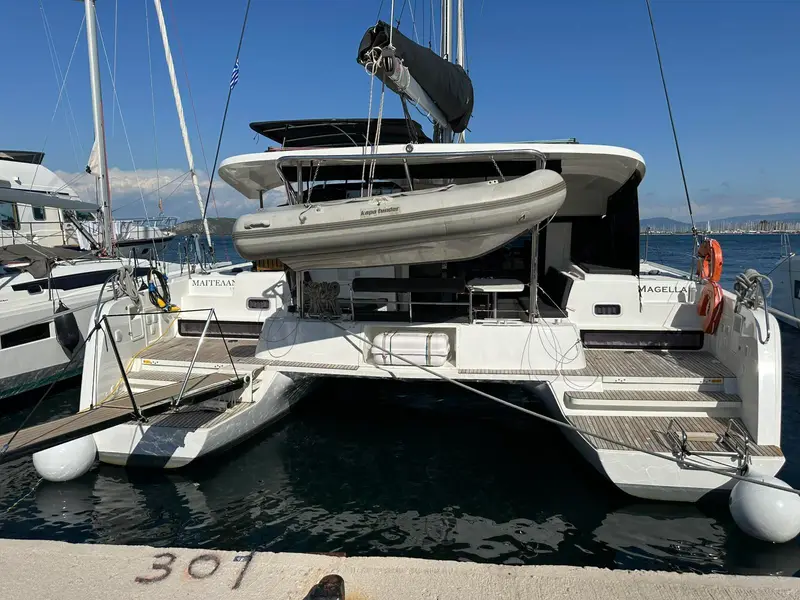 Magellan, Lagoon 42