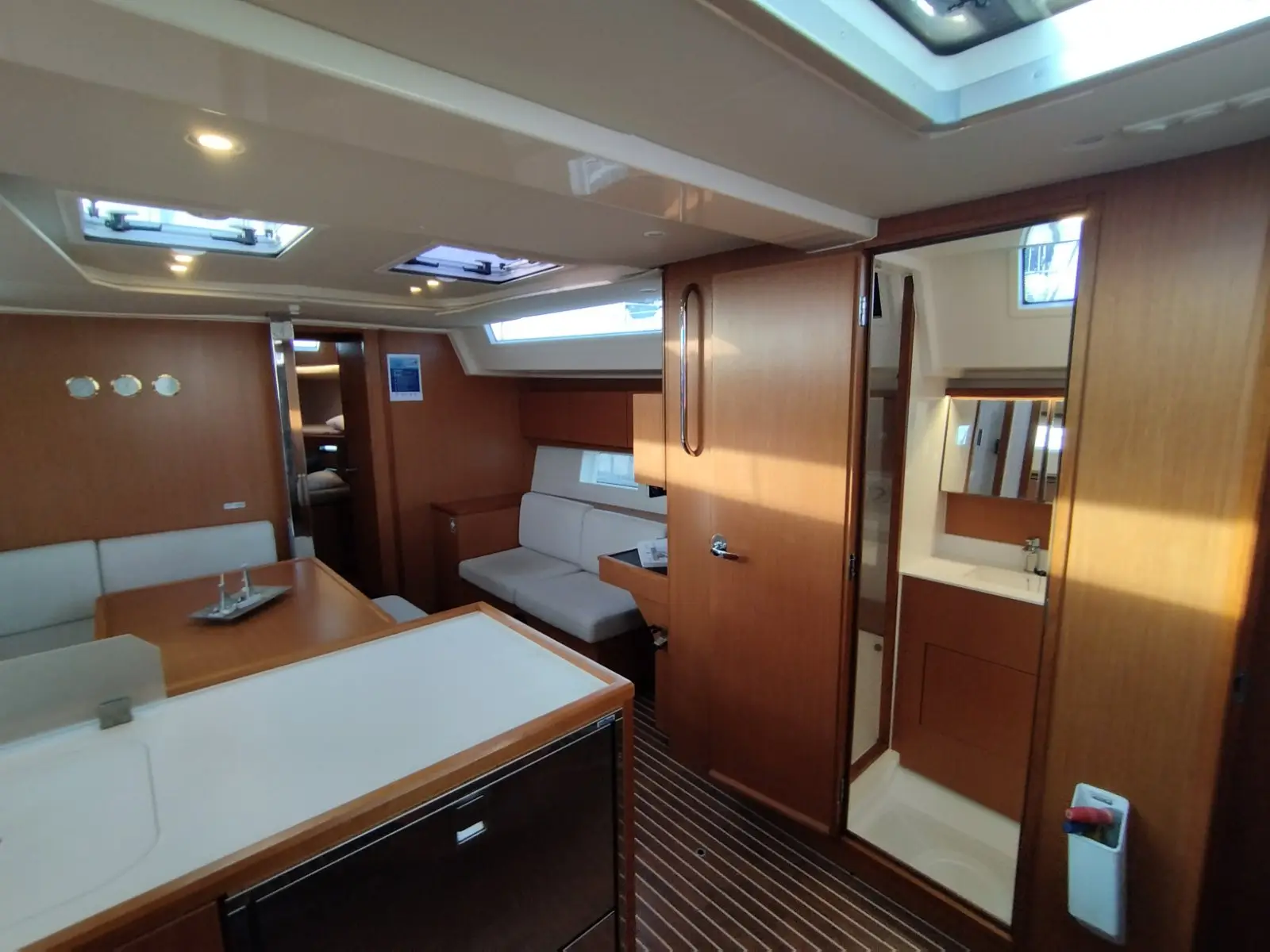 CARPE DIEM with A/C, Interior image