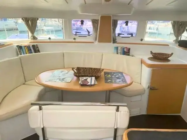 L380-17L, Lagoon 380