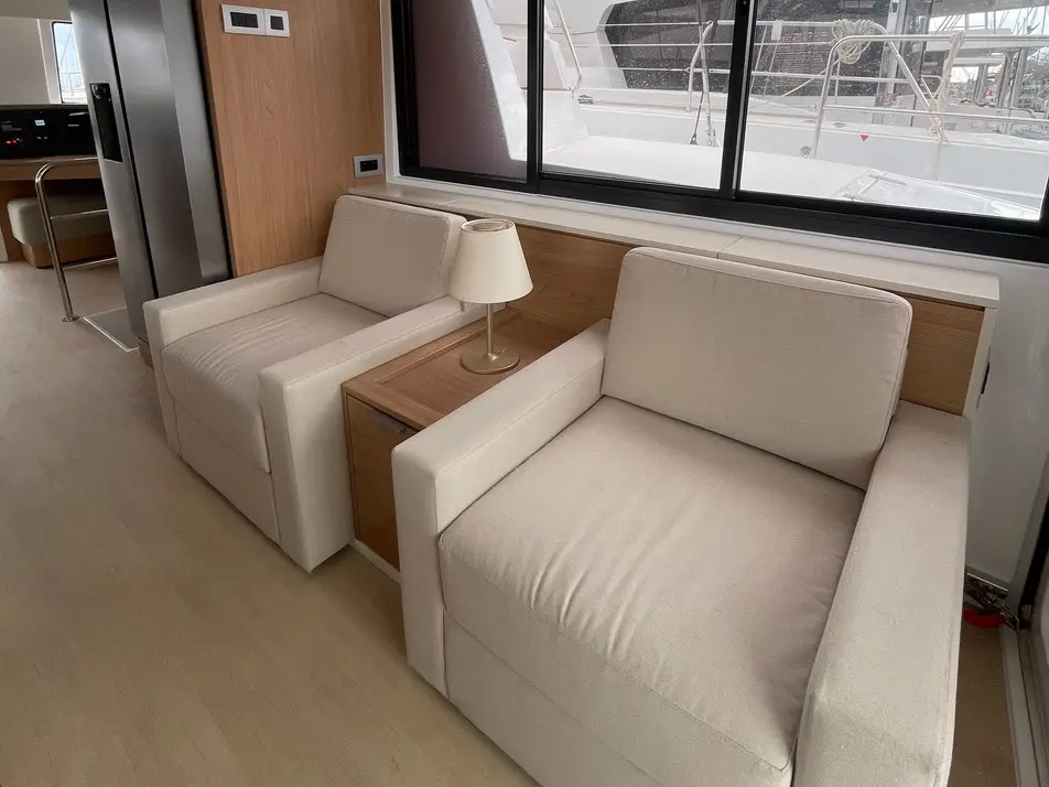 Romar One, Interior image