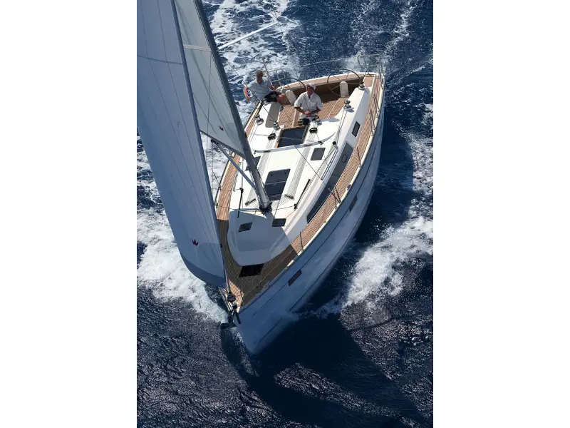 Hera, exterior