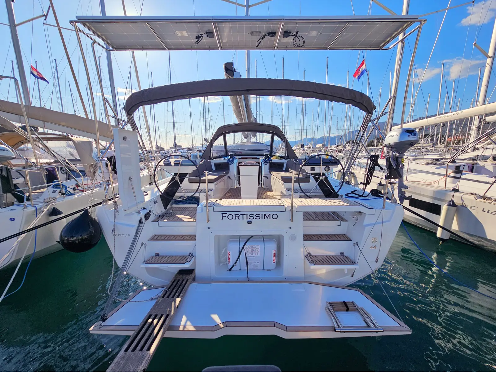 Fortissimo, Dufour 44