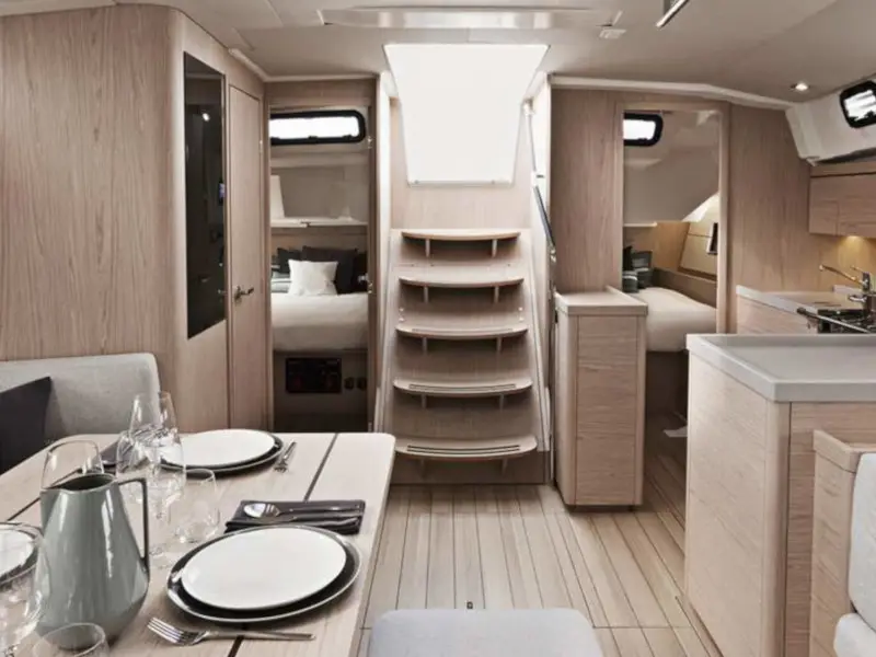 Sunsail 46 Mon Classic, Interior image