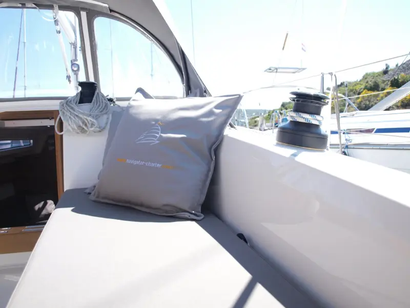 Sea Lion, exterior
