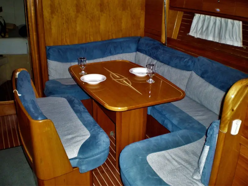 Planis, Interior image