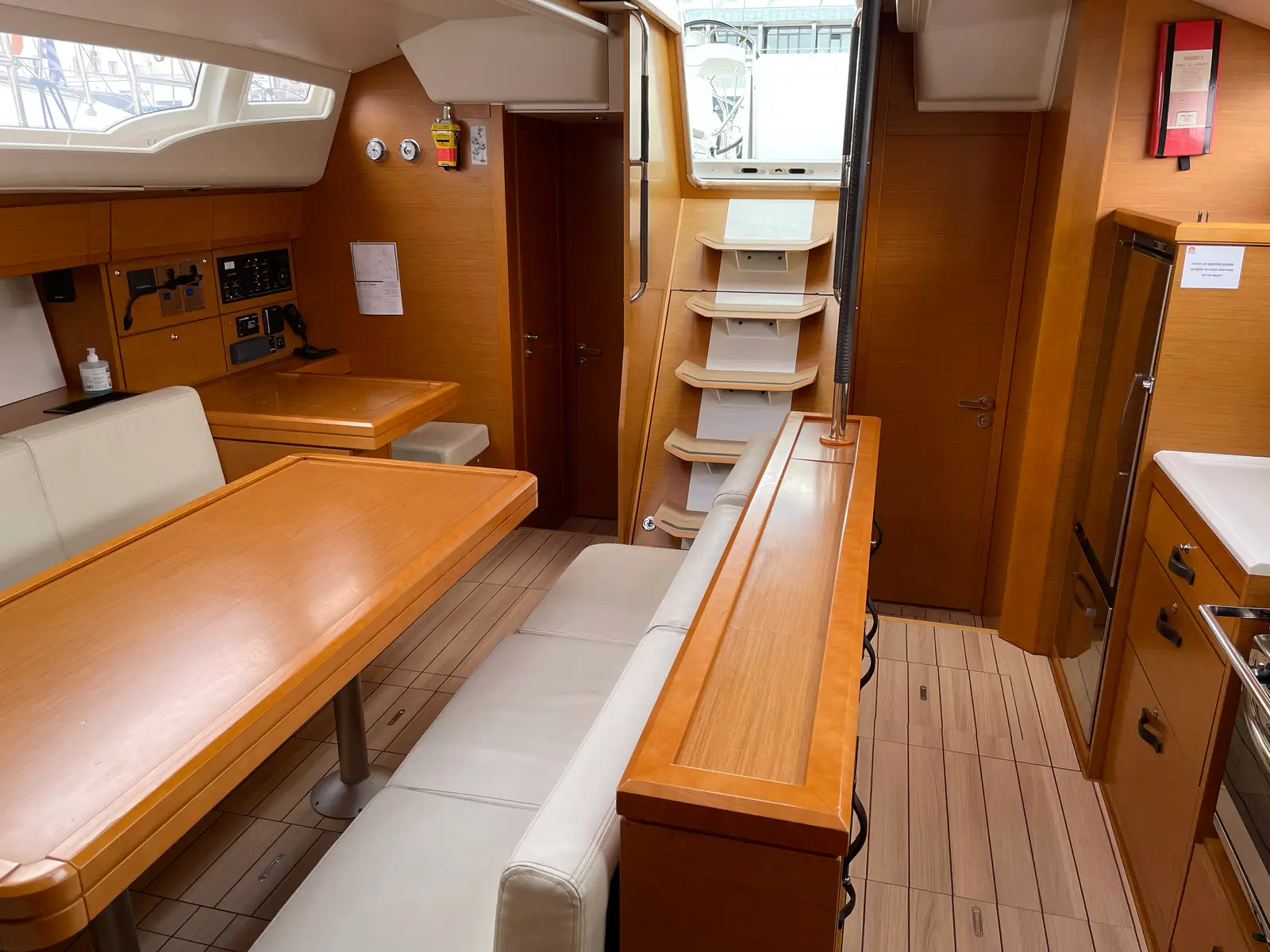Kymo, Interior image