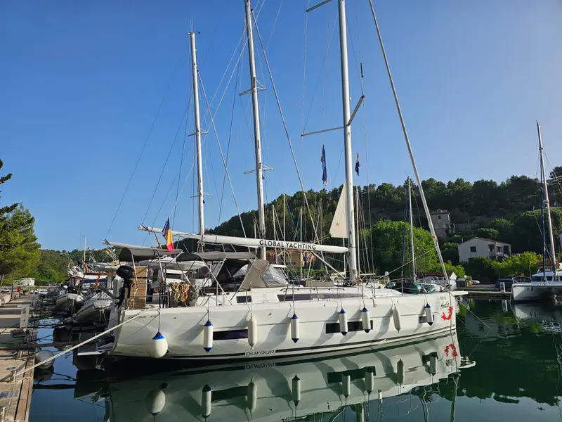 Amalia, Main image