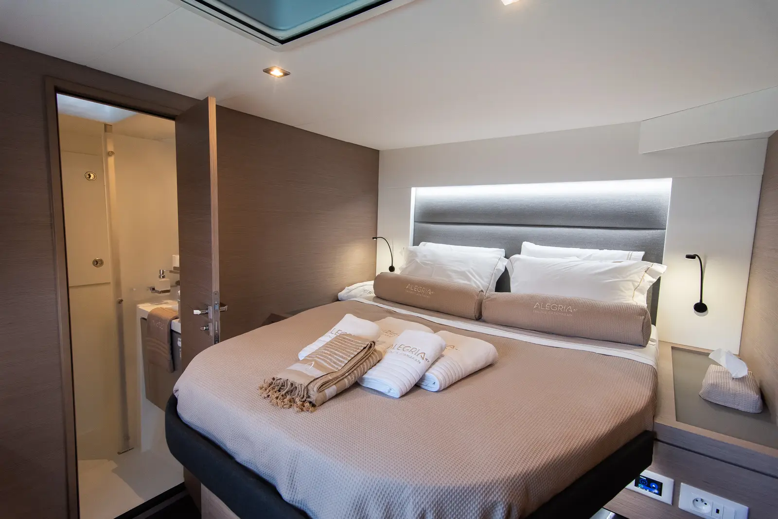 Crewed "Alegria", Foto 17