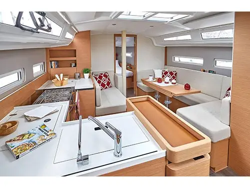 Circe, Interior image