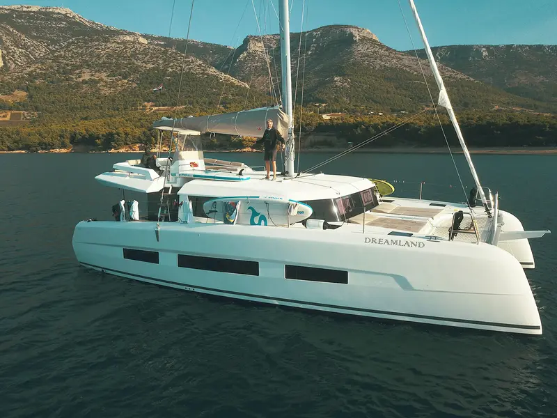 SEAVEN, Dufour Catamaran 48
