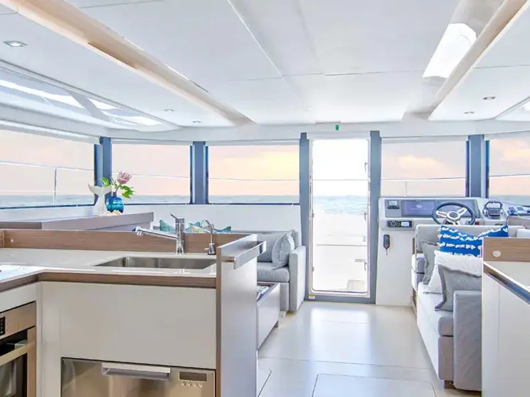 Moorings 464PC/10 Club, Interior image