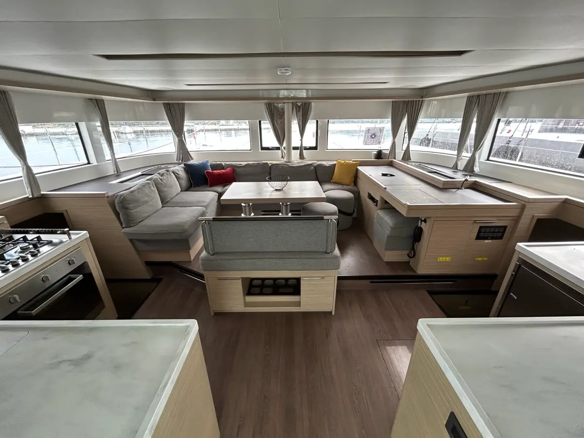 Sea Charme, Interior image