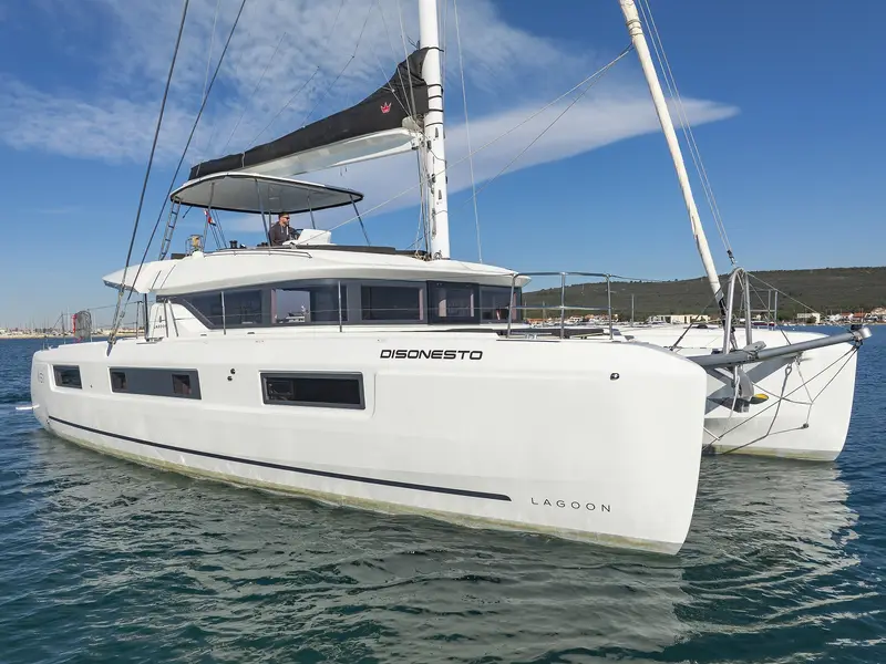DISONESTO, Lagoon 51