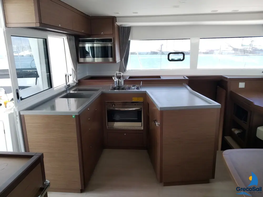 Grecostar, Interior image