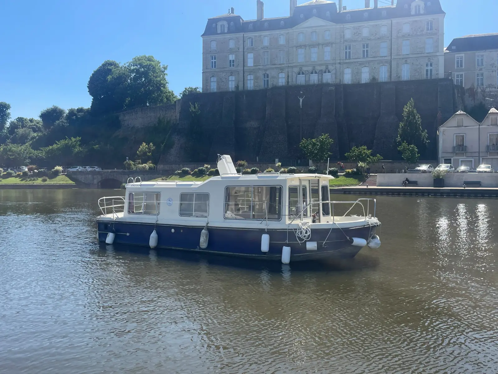 Colvert, Main image