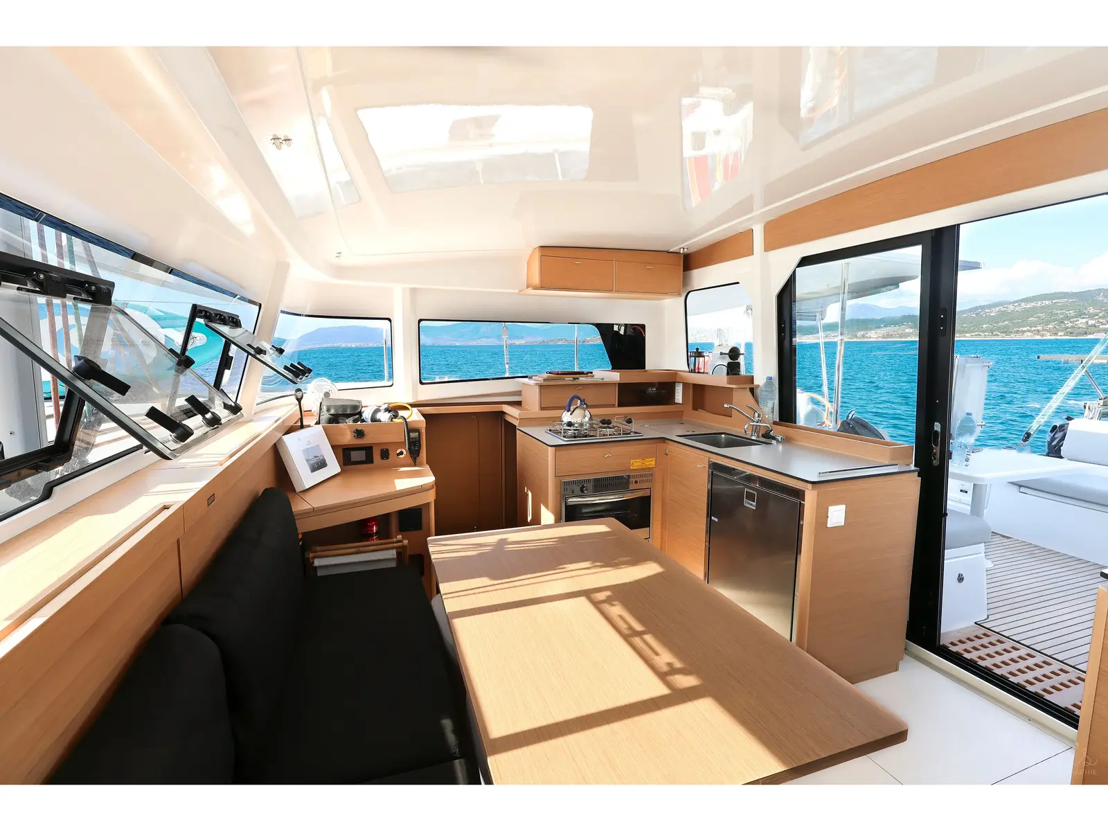 ADOC, Interior image