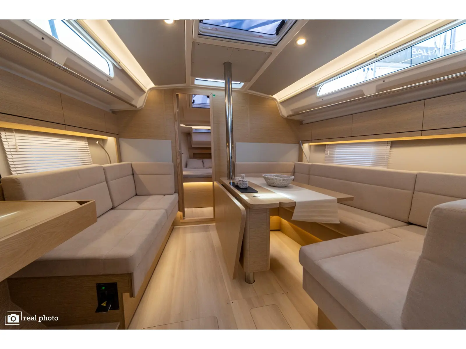 Tecla - Water maker, Solar Panel - BOTH SAILS triradial, Retractabile Bow Trust, Interior image