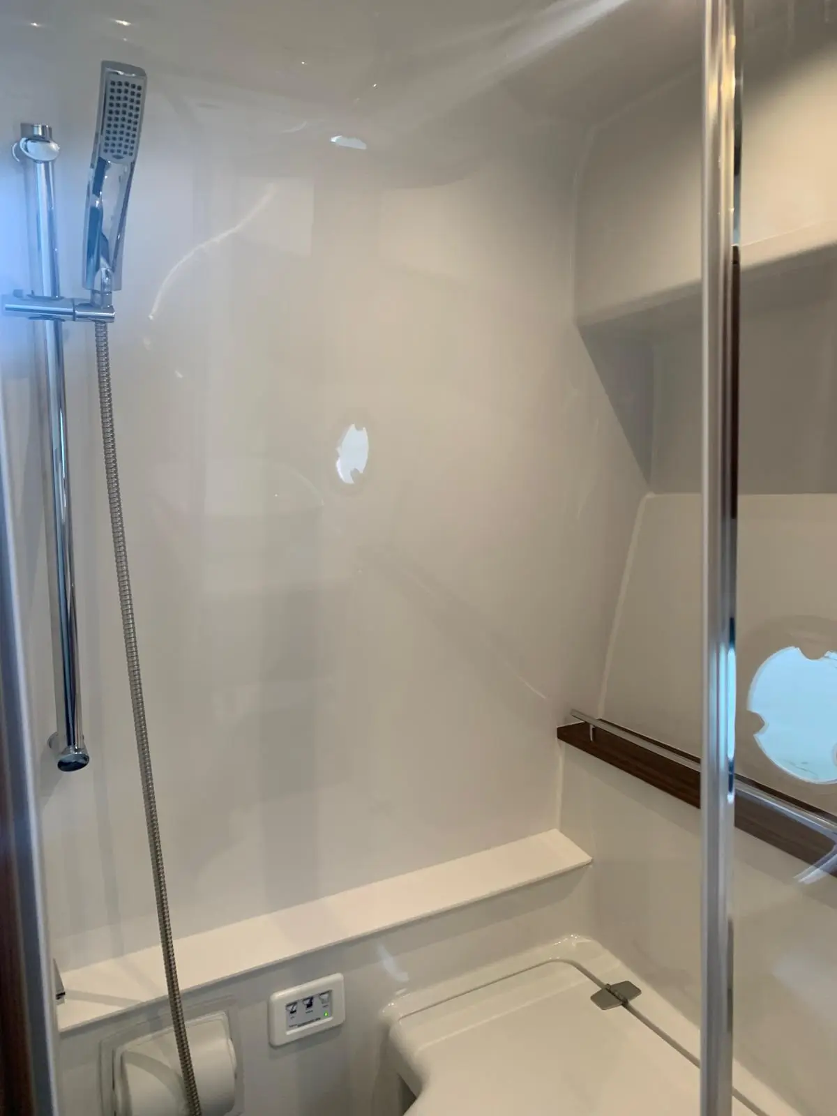 OHANA, shower
