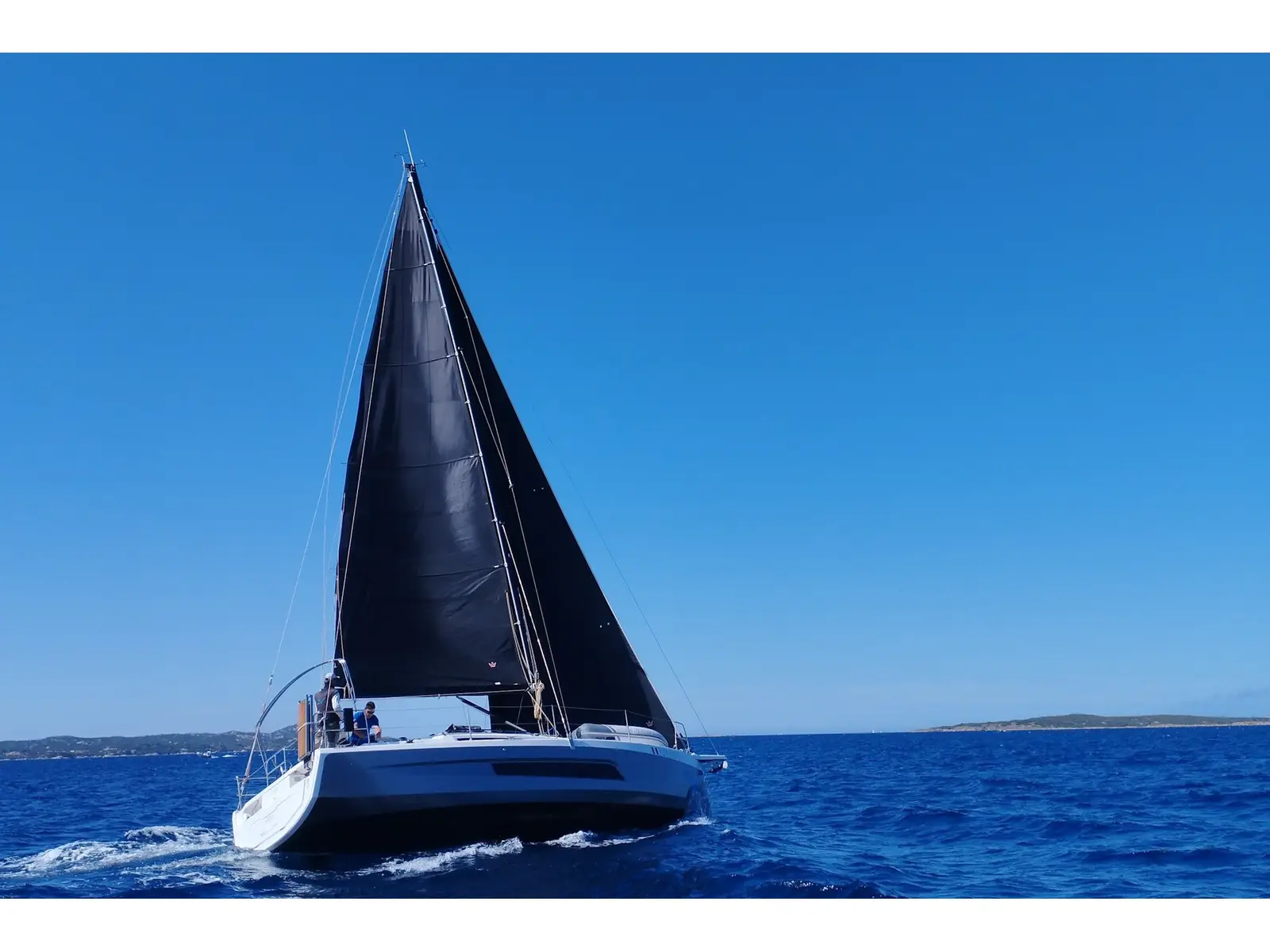 Viridis, Dufour 37