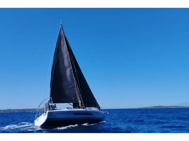 Viridis, Dufour 37