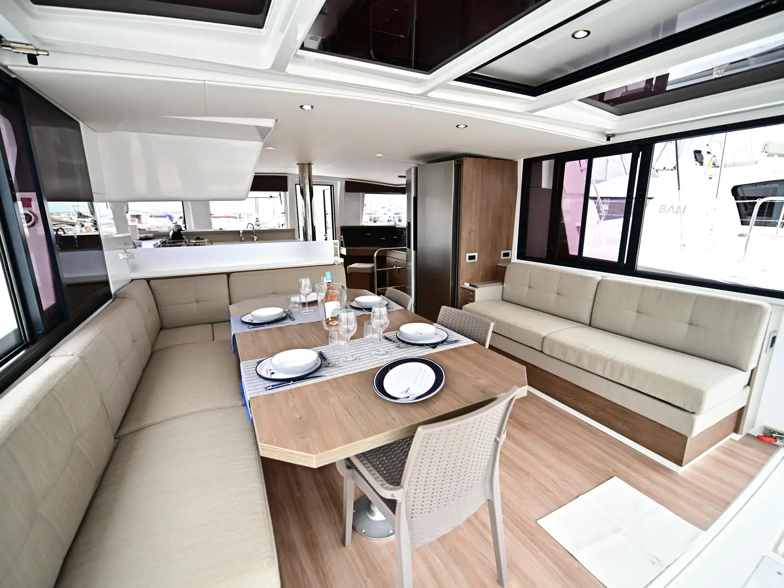 SKYFALL, Interior image