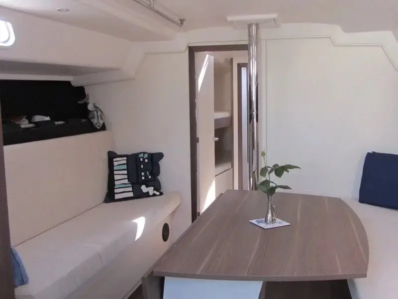 Premium, Interior image