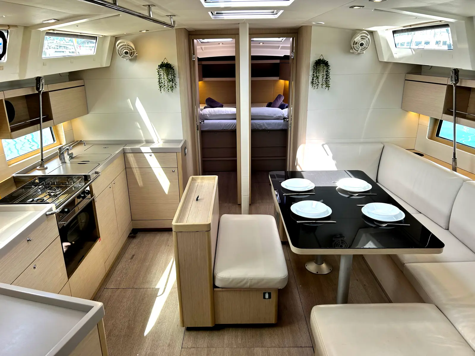Capriccio (Refit 2025 - A/C - Generator - Electric Heads), Interior image