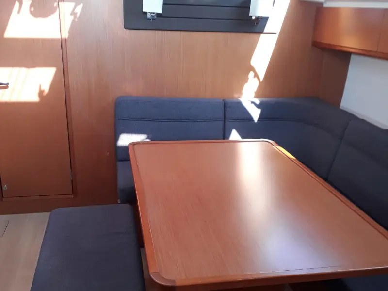 Musa, Interior image