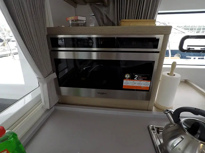 Tom Cat, Lagoon 40