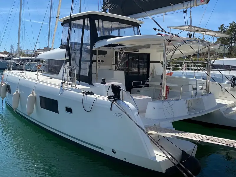 Neptune, Lagoon 42