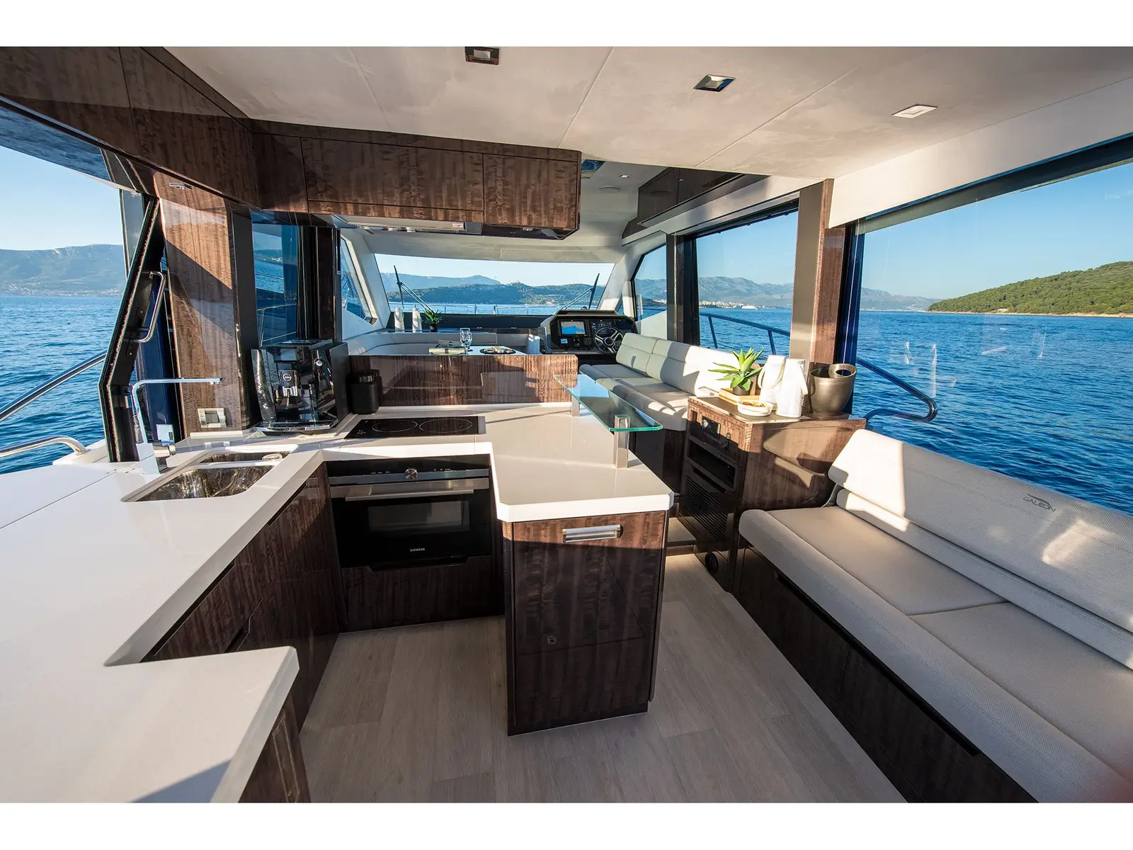 CHAMP ATLANTIS, Interior image