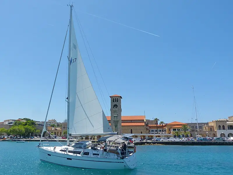 Nenemia, Bavaria 37 Cruiser