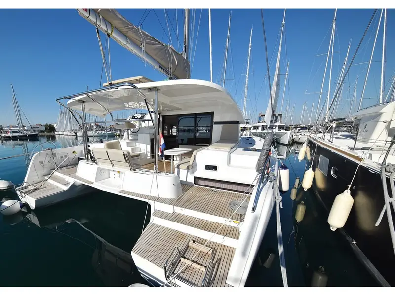 CUZAMEN, Lagoon 42