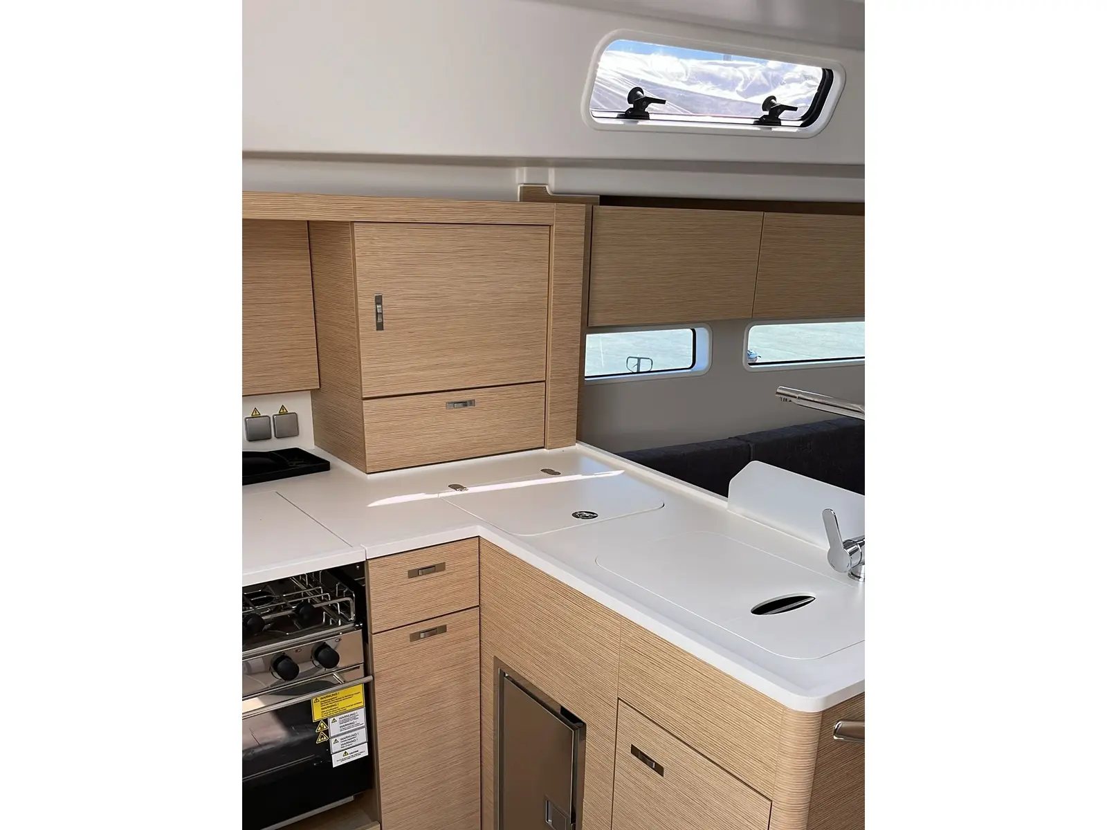 Valentina, Interior image