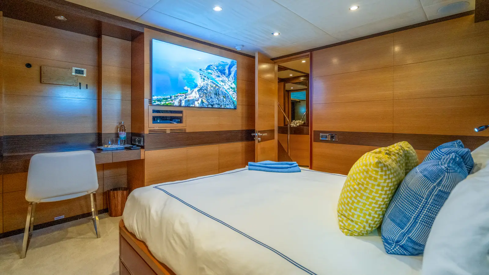 Silent World, Foto 36
