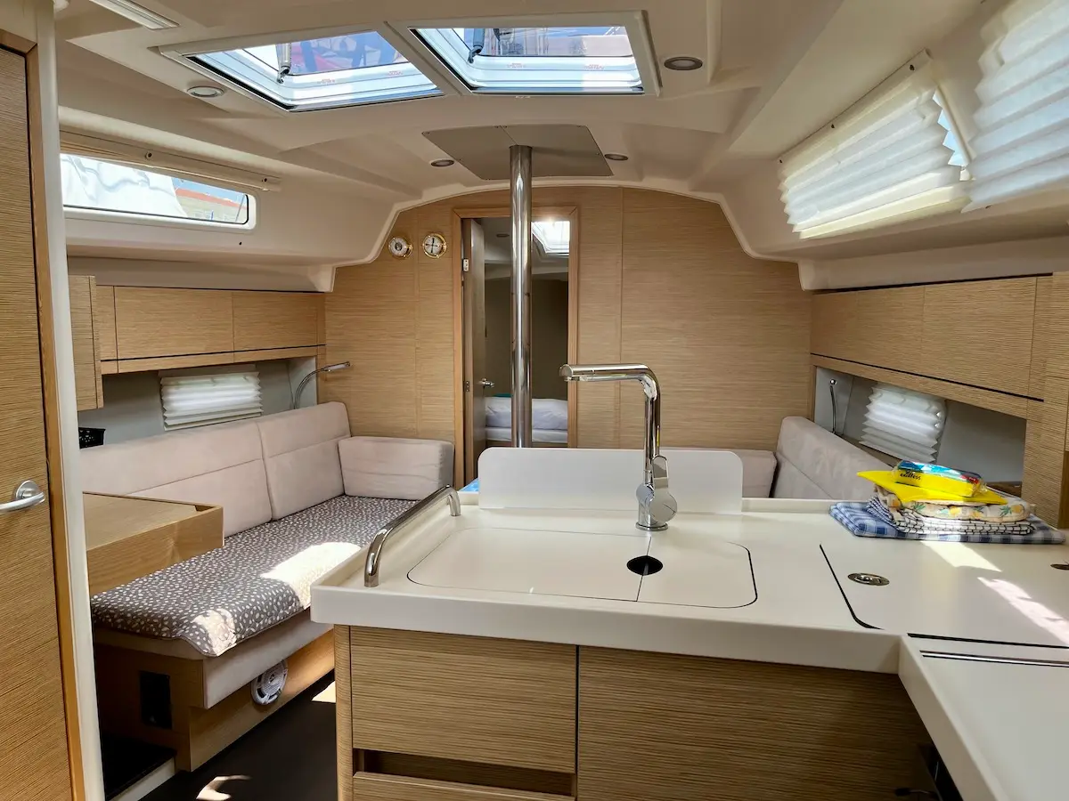Why Not 19, Interior image