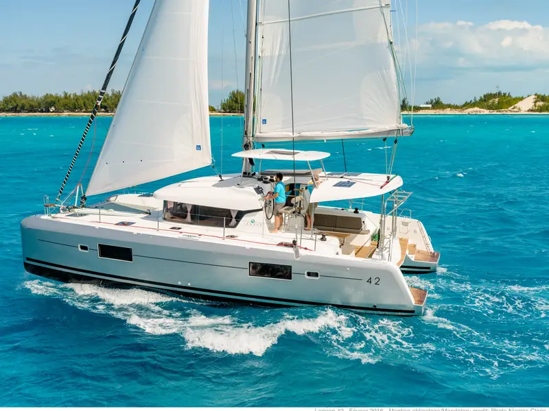 Avadele, Lagoon 42
