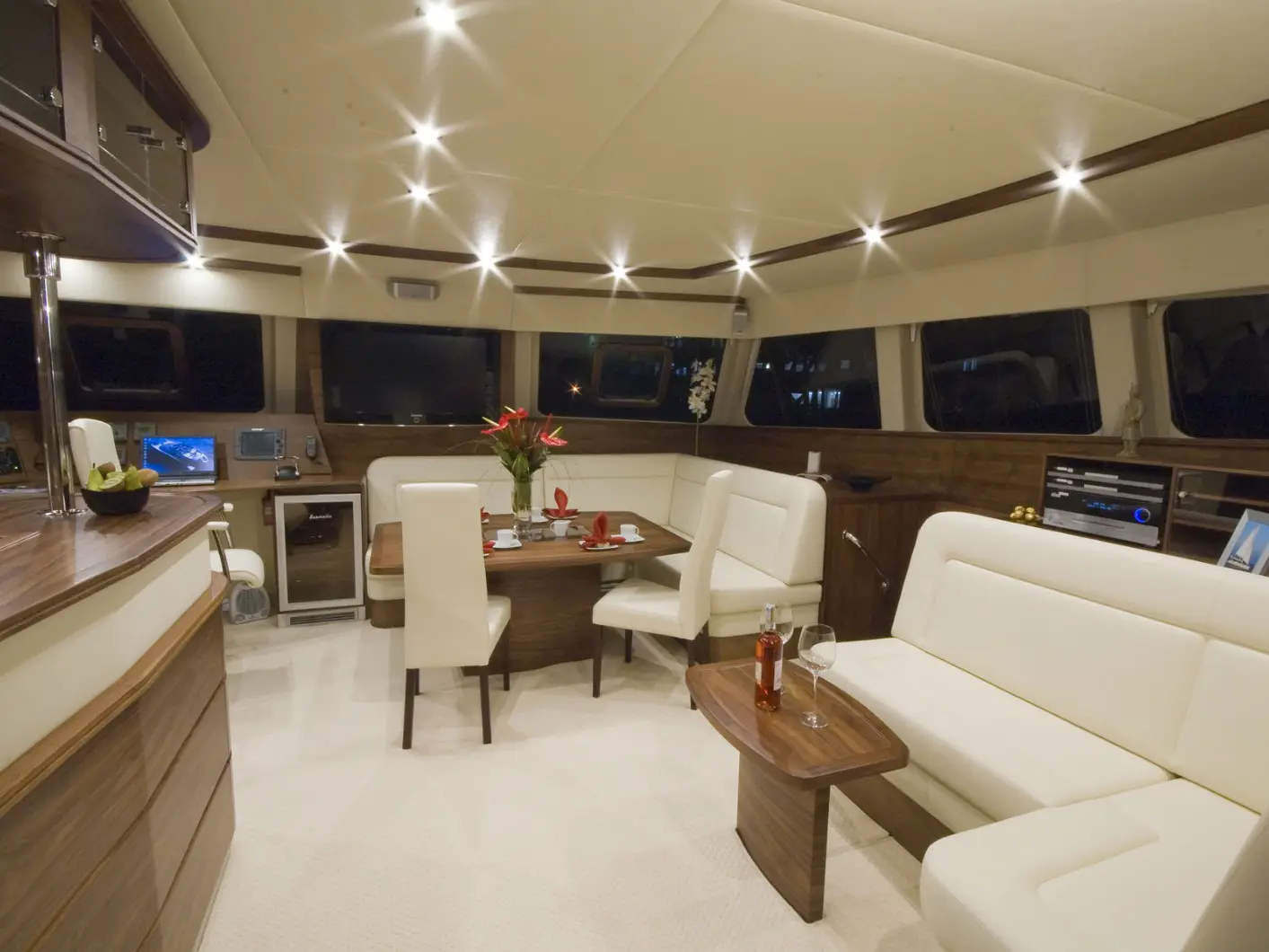 Marea, Interior image