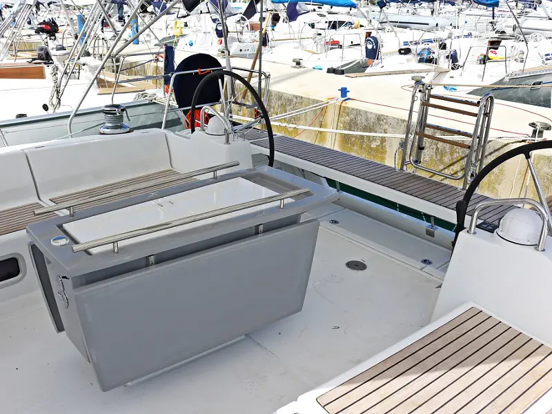 FILOMENA, Exterior images