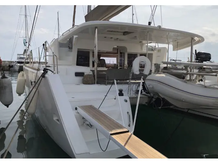 Azraq, Lagoon 450 Fly