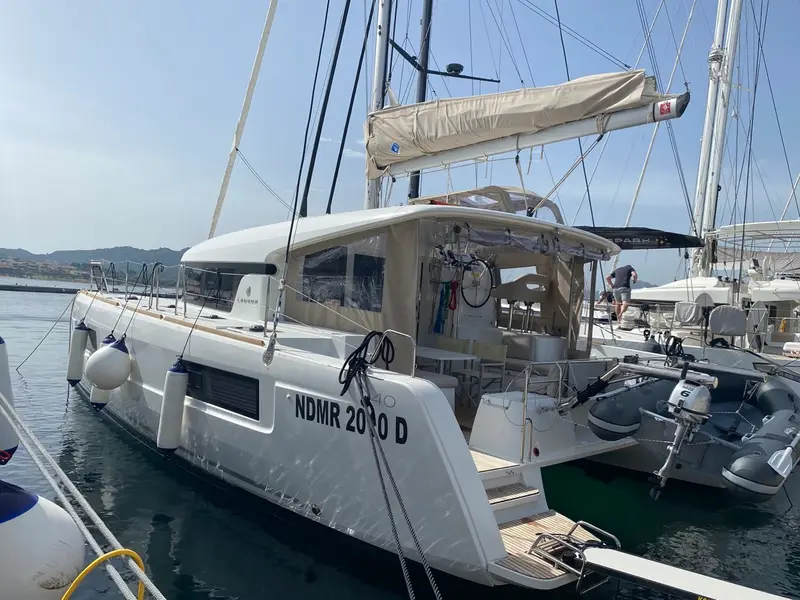 Koralia, Lagoon 40