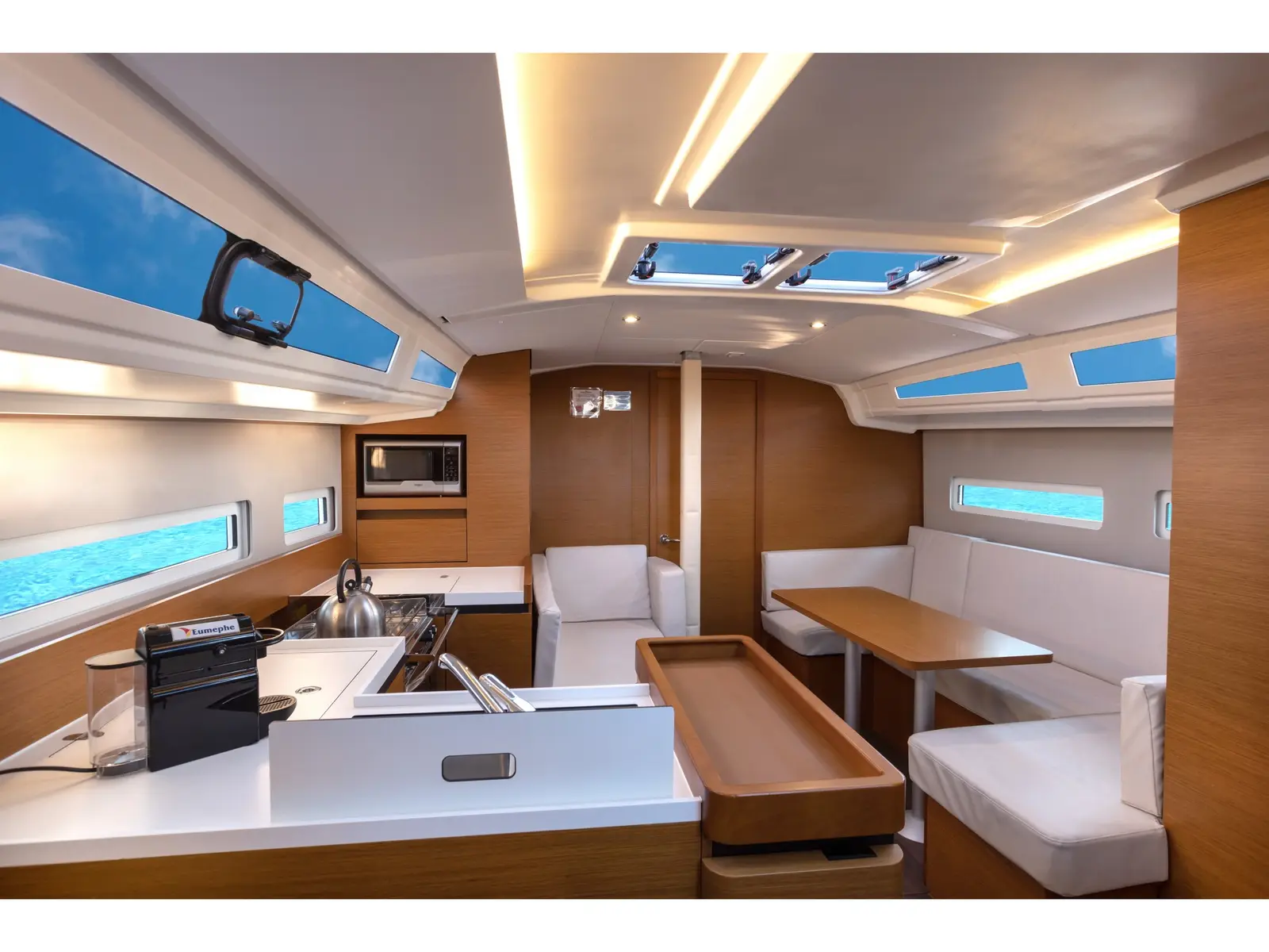 Eumephe - Standard line, Interior image