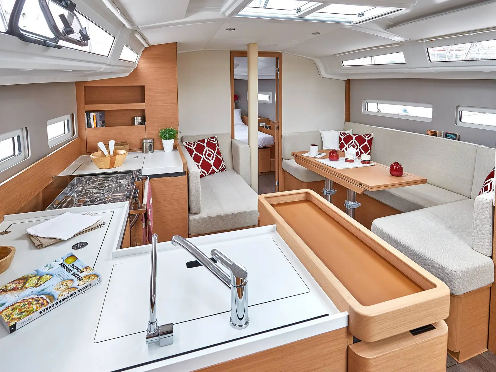 Night Flower, Interior image