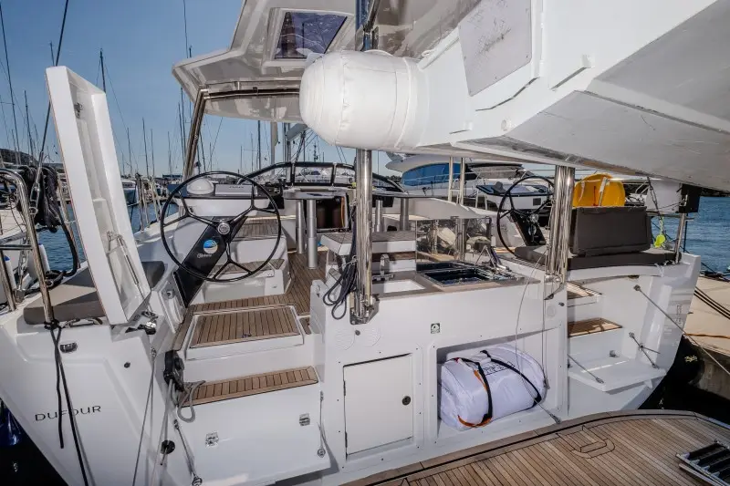 Nada, Dufour 48