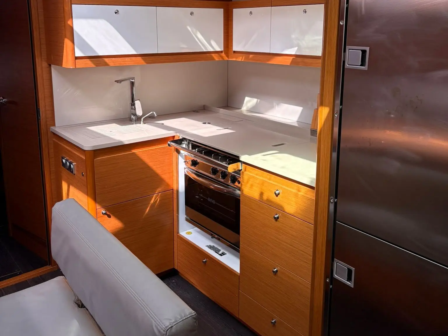 Chuck, Interior image
