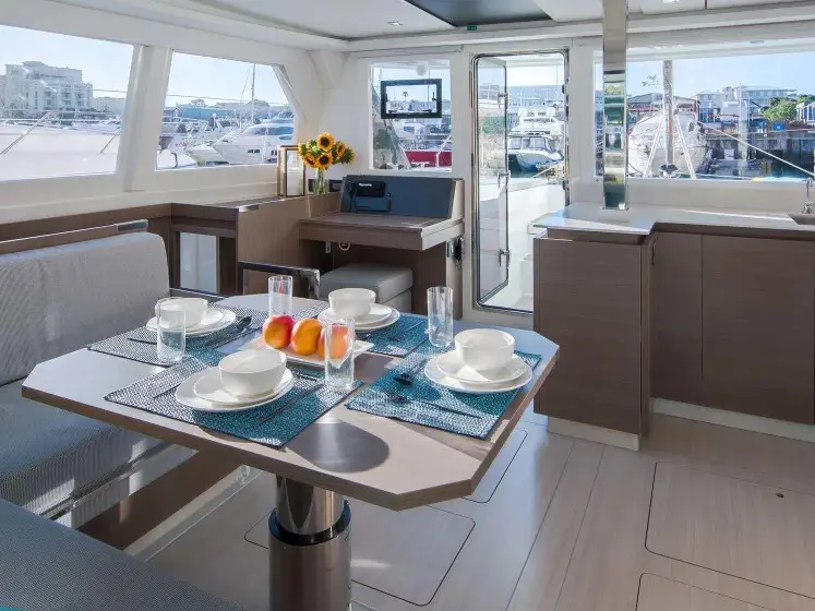 Moorings 4200/3 Exclusive Plus, Interior image