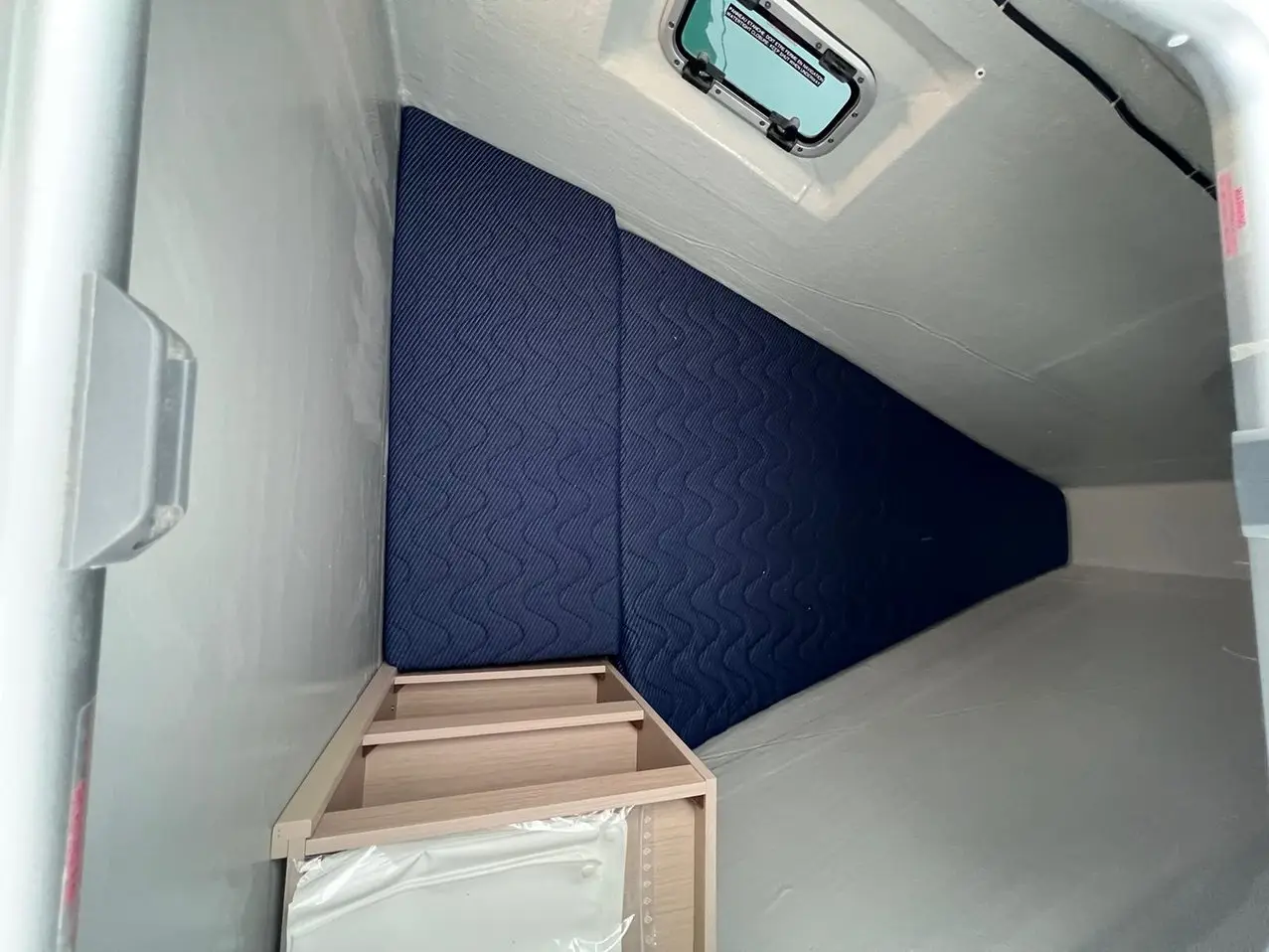 Silver Elli, Cabin 2
