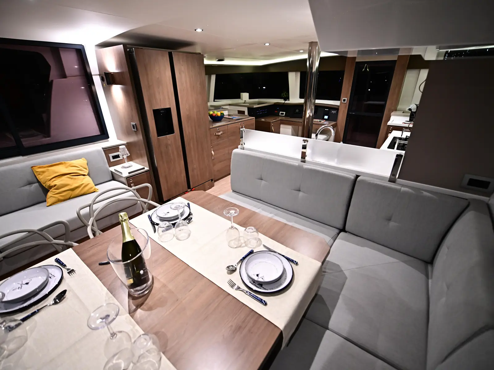 Arche IV, Interior image