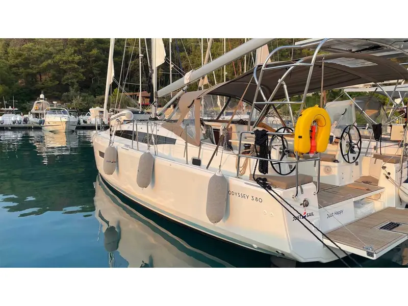 Just Happy, Sun Odyssey 380